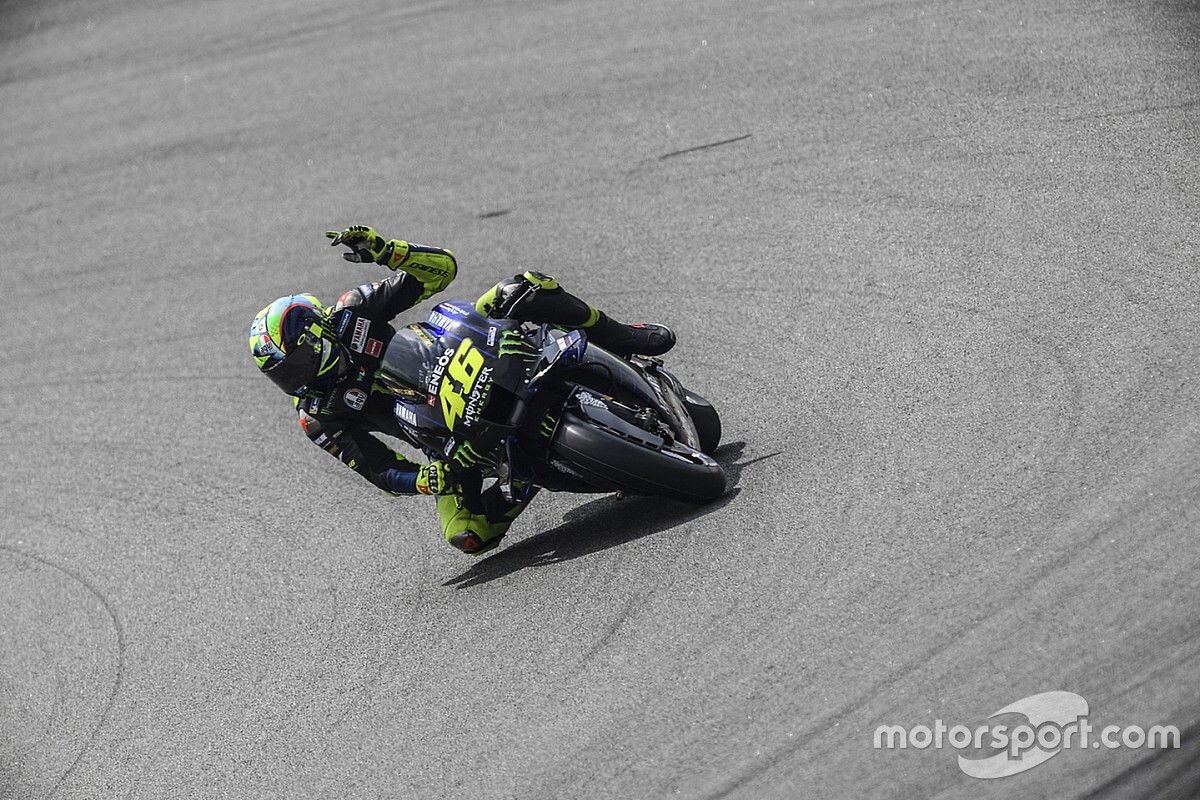 Rossi: “Espero correr el año que viene; no sería justo retirarme así”