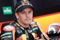 Le pilote d'essais KTM Mika Kallio s'est fracturé une jambe