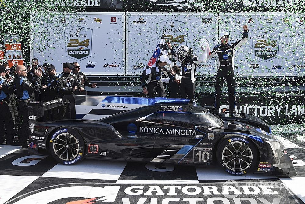 Race winners #10 Wayne Taylor Racing Cadillac DPi-V.R. Cadillac DPi, DPi: Renger Van Der Zande, Ryan Briscoe, Scott Dixon, Kamui Kobayashi
