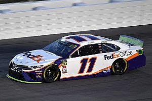 Denny Hamlin passes Truex, takes Stage 2 win at Kansas