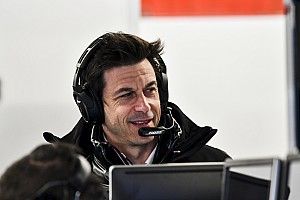 Wolff compra acciones en Aston Martin