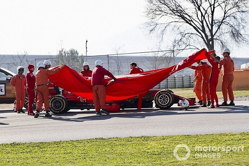 Sebastian Vettel, Ferrari SF1000 stops on track