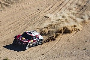 Dakar, Sainz: "Essere vicini alla testa è un buon segnale"