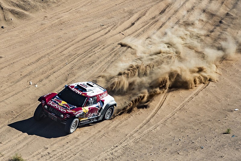 Dakar, Sainz: "Essere vicini alla testa è un buon segnale"