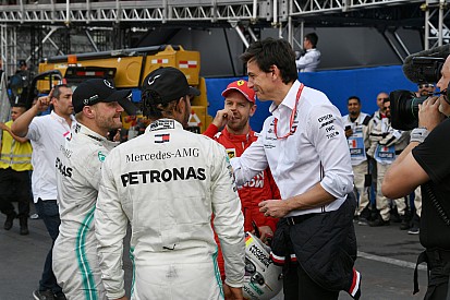 Wolff: "Bottas ve Hamilton'a eşit ekipman vereceğiz"