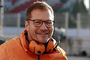 Зайдль остался в Мельбурне с изолированными сотрудниками McLaren