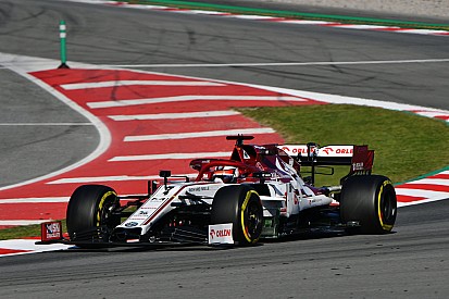 Raikkonen deja a Pérez sin el primer lugar