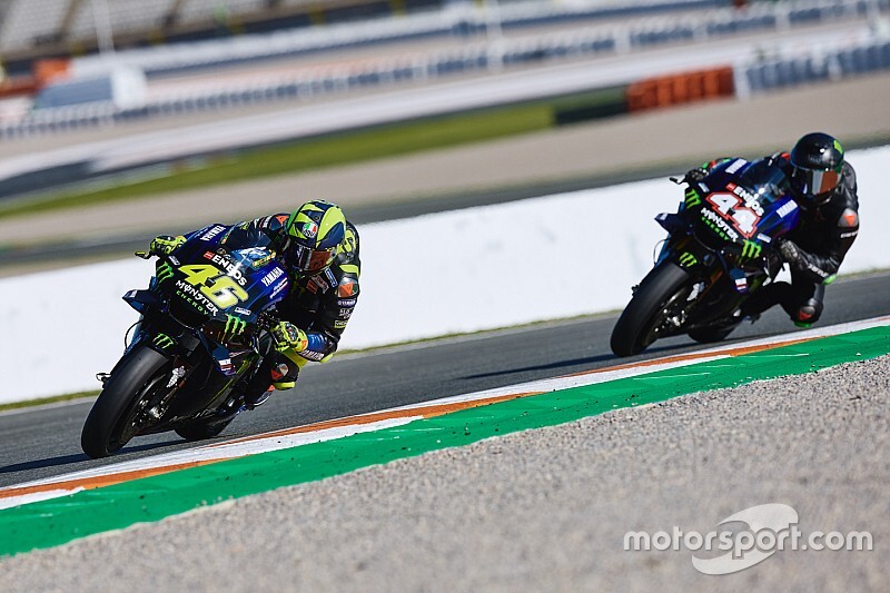 In beeld: Hamilton en Rossi wisselen van materiaal in Valencia