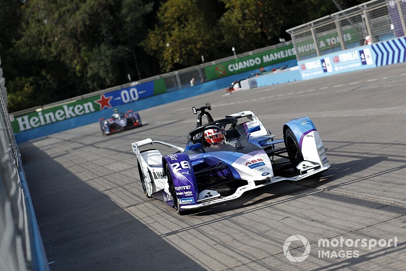 Santiago E-Prix: secondo trionfo BMW con show di Gunther