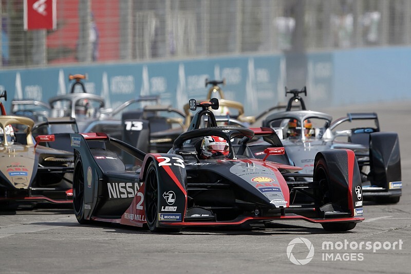 Buemi: "Ho preso una penalità a causa di un paddle rotto!"