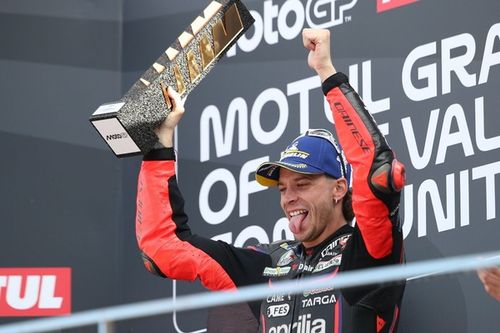 Bezzecchi: "Dos triunfos no sirven para considerarme alternativa a M&aacute;rquez"