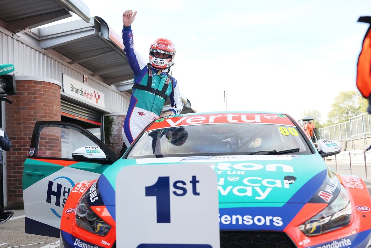 BTCC Brands Hatch: Ingram doubles up to secure runner-up spot in championship
