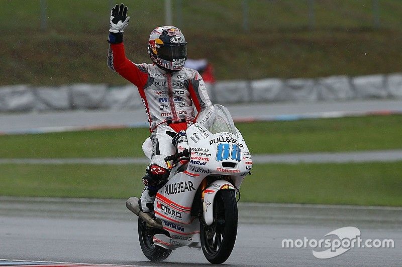 Martin gembira naik podium di Moto3 Brno