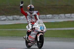 Martin gembira naik podium di Moto3 Brno