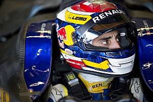 Buemi tops first day of Donington Formula E testing