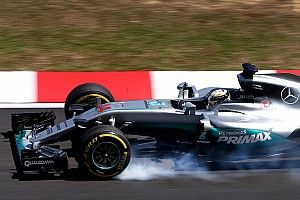 Malaysian GP: Hamilton beats Verstappen in FP3