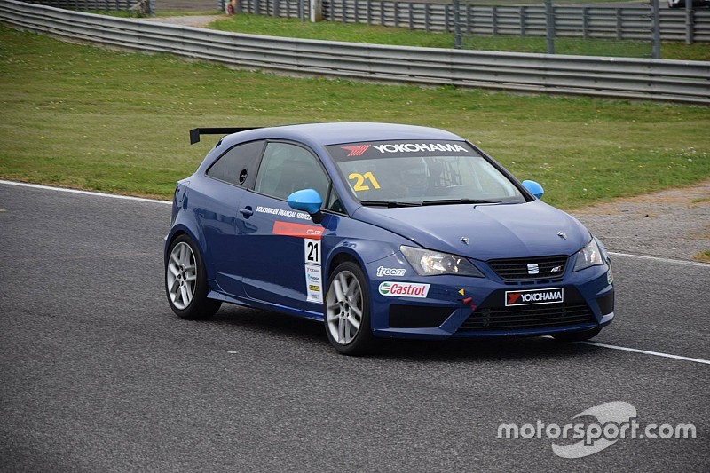 Alessandra Brena al via della Seat Ibiza Cup 2016