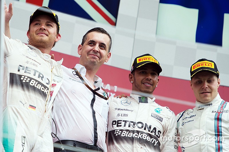 2016 árnyéka Hamiltonon: kiderült, miért kapott Bottas új mérnököt