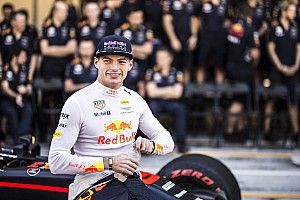 Horner: “Verstappen heeft dit jaar voortreffelijk werk geleverd”