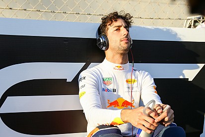 Риккардо объяснил, почему не спешит продлевать контракт с Red Bull