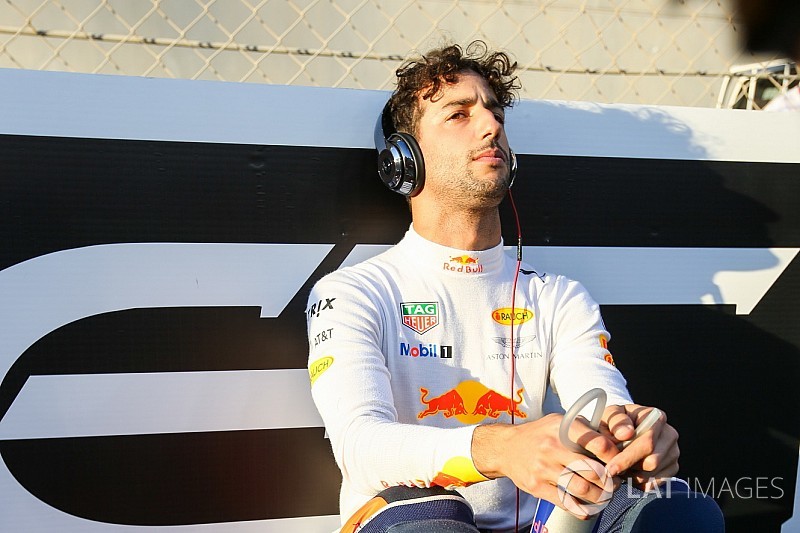 Риккардо объяснил, почему не спешит продлевать контракт с Red Bull