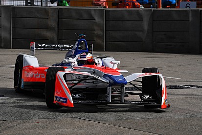 Hong Kong ePrix: ikinci yarışta pole 0.054 saniye farkla Rosenqvist'in!