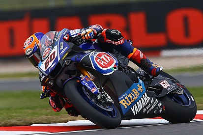 Donington, Gara 2: straordinaria doppietta di Van der Mark con la R1!