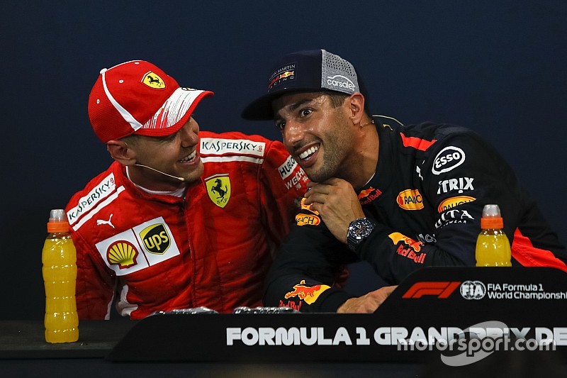 Daniel Ricciardo scherzt: "Dachte noch nie, dass Vettel gut ist!"