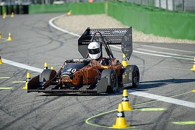 Eindhovense studenten bouwen eerste autonome racewagen van de Benelux