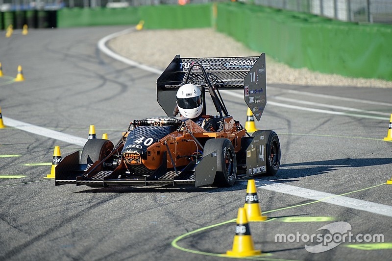 Eindhovense studenten bouwen eerste autonome racewagen van de Benelux