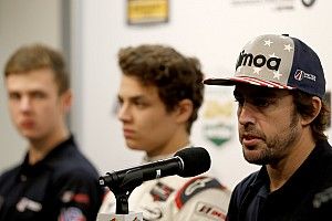 Norris admite que seu futuro na F1 depende de Alonso