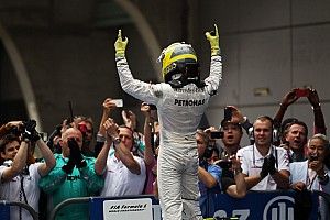 Nico Rosberg és az új szerepkör: lélegzik alatta a motor