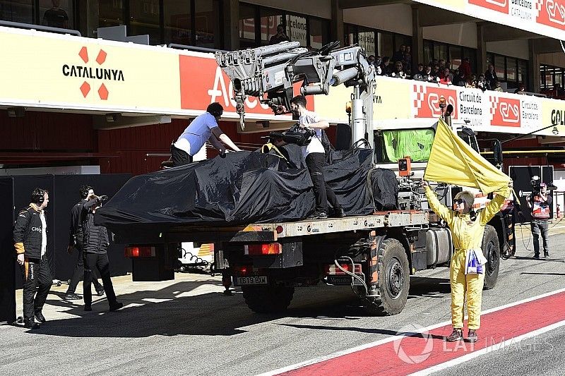 Ricciardo lidera la mañana y vuelven las pesadillas de motor para Alonso