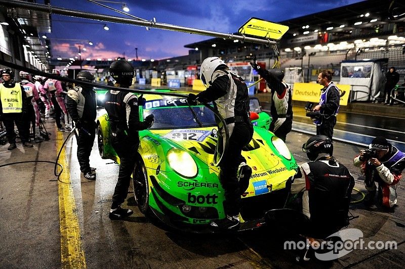 #912 Manthey Racing Porsche 911 GT3 R: Richard Lietz, Patrick Pilet, Frédéric Makowiecki, Nick Tandy