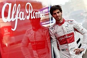 RESMI: Giovinazzi rekan setim Raikkonen di Sauber 2019