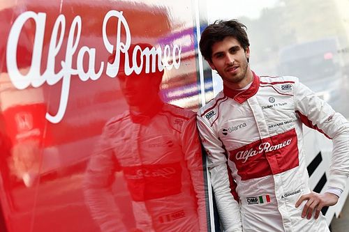 Giovinazzi partnerem R&auml;ikk&ouml;nena w Sauberze
