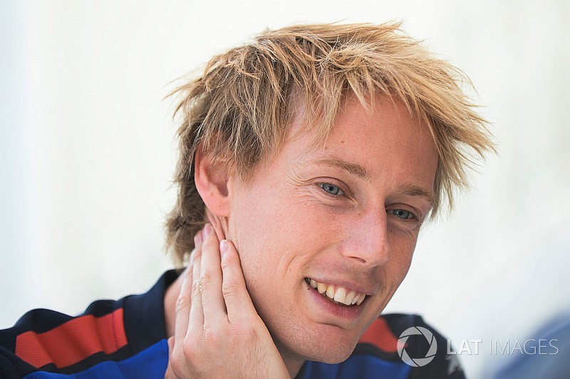 Malgré les rumeurs et son crash, Hartley "garde le sourire"