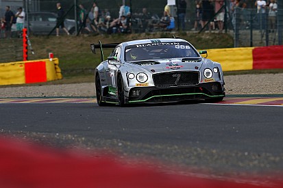 24 Ore di Spa, 17° Ora: la corsa si accende. Iniziano i primi duelli ruota contro ruota
