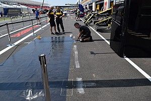 Novità Renault: ecco perché la piazzuola del pit stop è stata angolata in pit lane