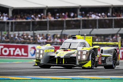 Le Mans: brutto incidente fra la ByKolles e la Porsche Ebimotors. Il prototipo si schianta sulle barriere.