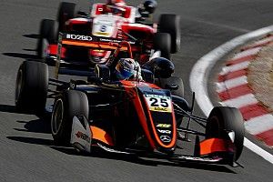 Van Amersfoort e Sophia Floersch corrono nel Formula Regional European Championship