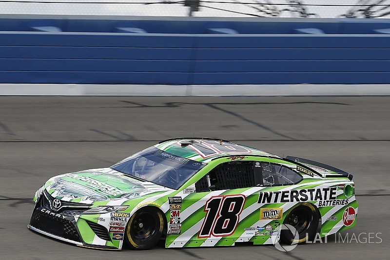 Kyle Busch fue el mejor en la práctica final en Fontana