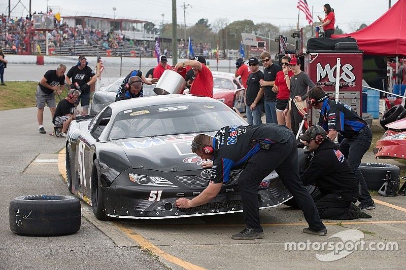 Canadian Notebook - Raphaël Lessard misses podium in CARS Tour race