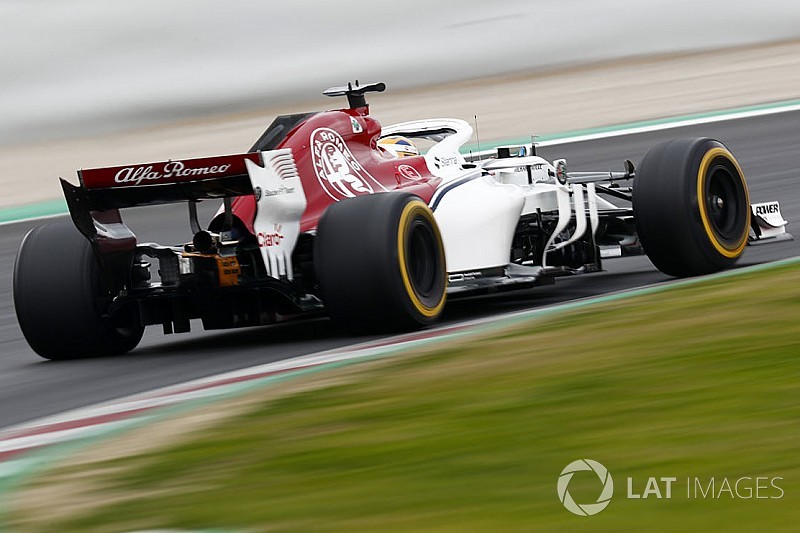 GALERI: Aksi mobil Alfa Romeo Sauber C37 di tes F1 Barcelona