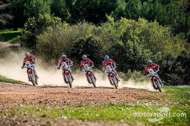 Honda y Barreda presentan su equipo para el Dakar con hambre de victoria