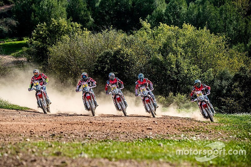 Honda y Barreda presentan su equipo para el Dakar con hambre de victoria