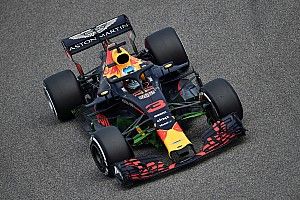 Ricciardo lidera la primera práctica en Bahrein y Verstappen sufre problemas