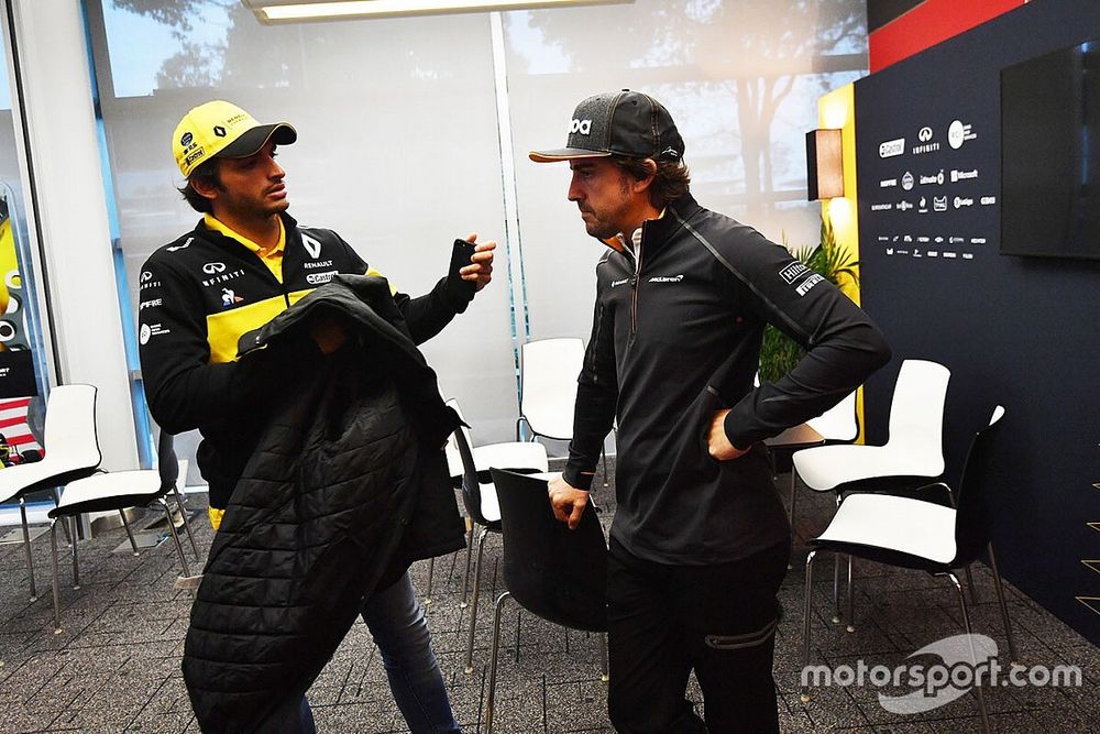 Sainz: "Luchar por un titulo con Alonso sería raro, pero..."