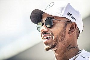 Хэмилтон решил приехать в Россию на финал чемпионата мира по футболу