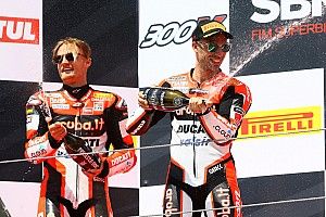 Nouveau podium pour Melandri, devant son public